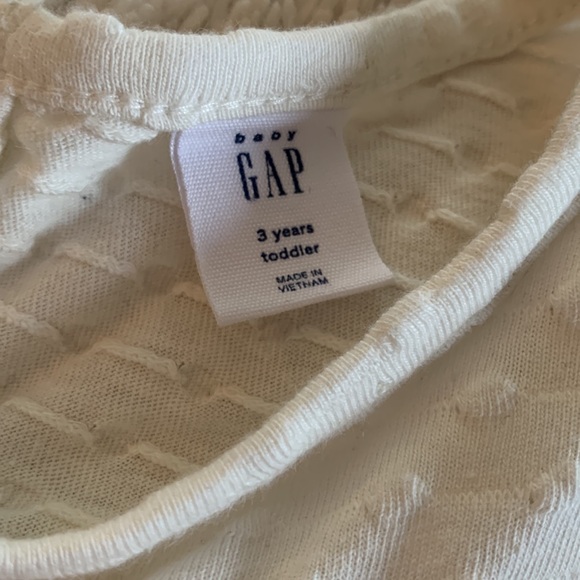 GAP 3 Ivory Ruffle Swing Top EUC - Picture 6 of 10